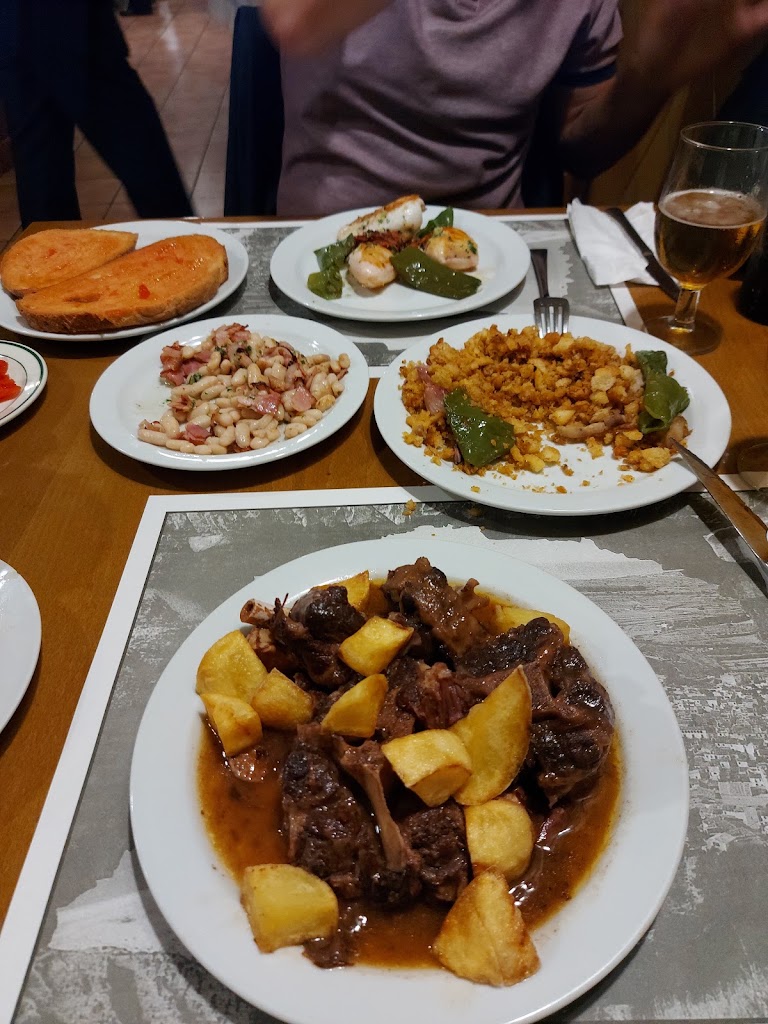 Restaurante Can Borrell — Comida y bebida