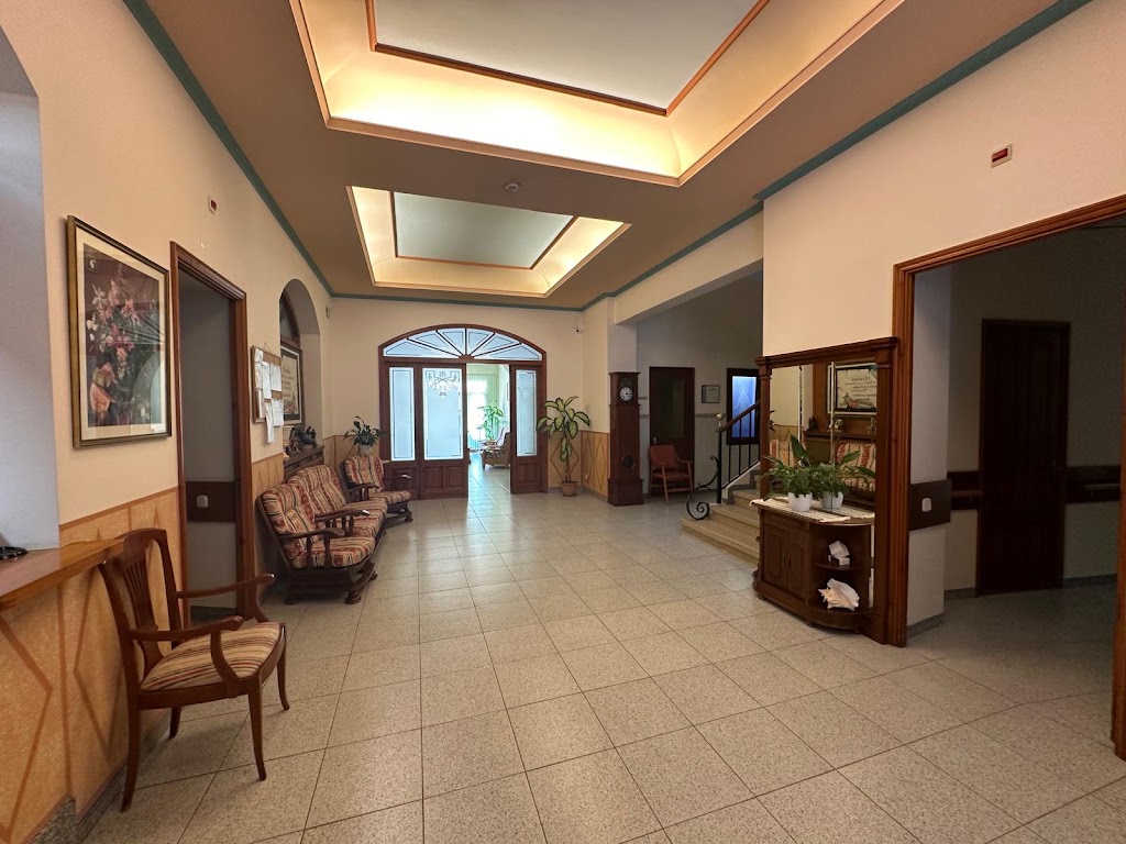 RESIDENCIA DE GENT GRAN NUESTRA SENORA DE MONTSERRAT — Del propietario