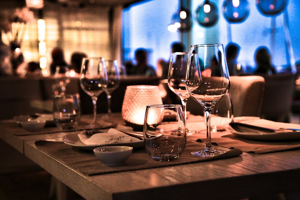 Lucy Wang Puerto Portals — Ambiente