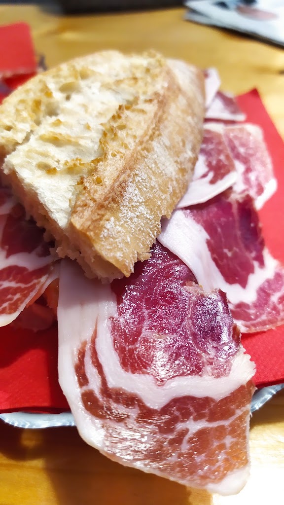 Cafe Teatre — Comida y bebida