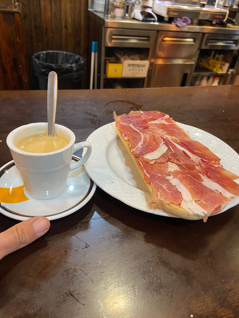 Lola — Comida y bebida