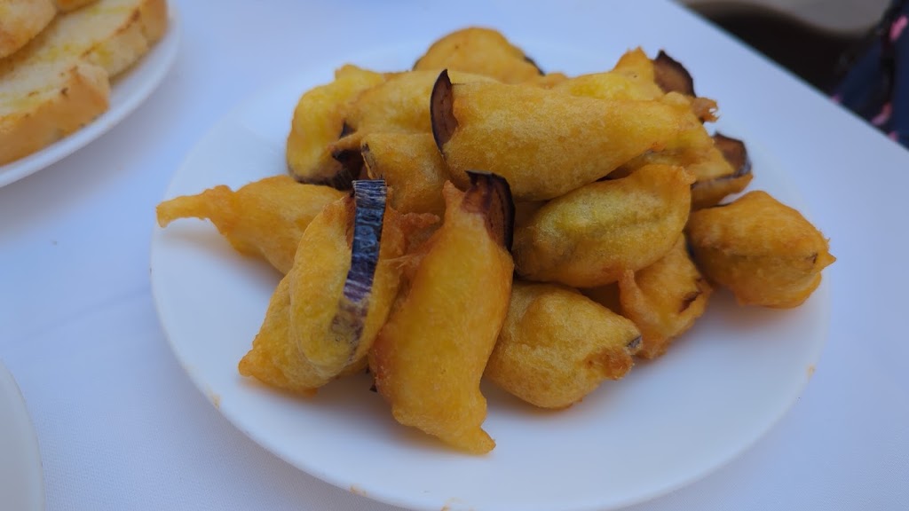 Restaurante Bar Casa Miguel — Comida y bebida
