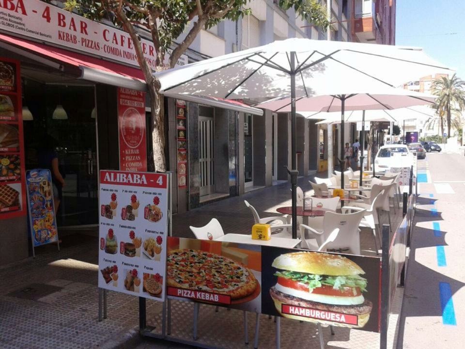 ALI BABA 4 KEBAB & RESTAURANTE — Ambiente