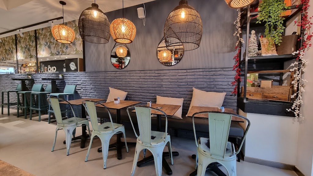 CINC Food Parlour — Ambiente