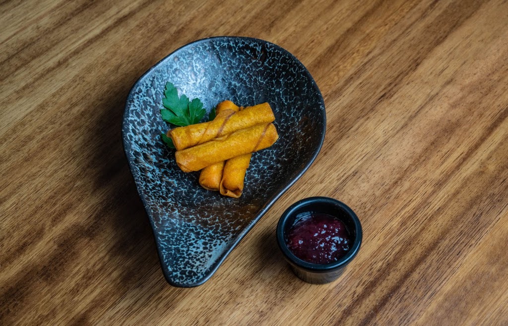 Lemon Lounge Bar — Comida y bebida