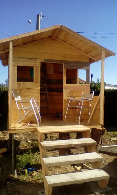 LOS SANTOS CAFE-BAR.