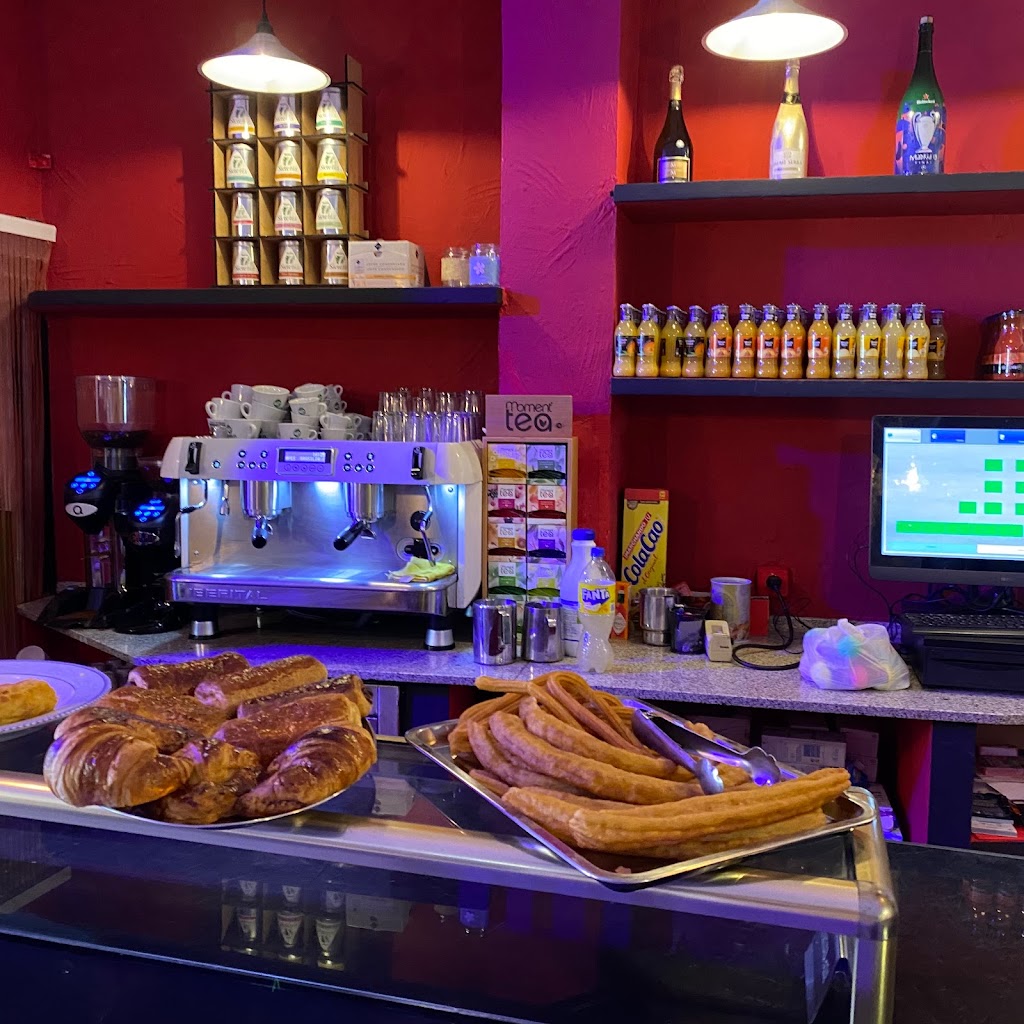Bar La Escapada — Comida y bebida