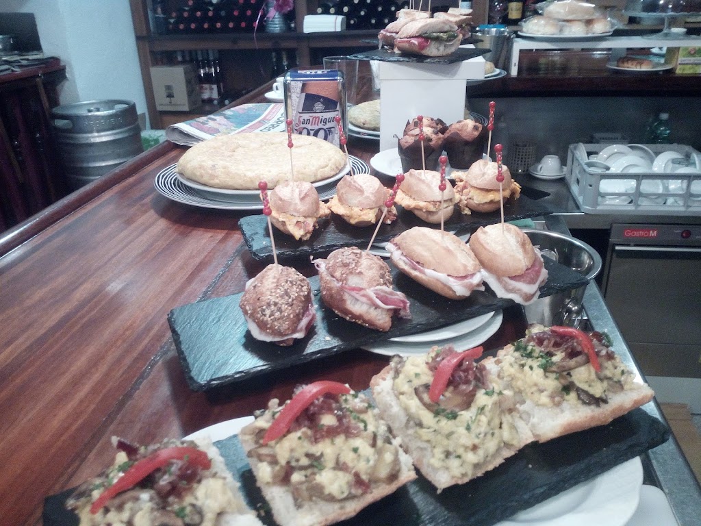 Restaurante Zugutzu — Comida y bebida