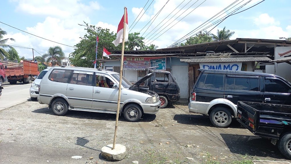 Sebelah Barat perempatan terminal wangon