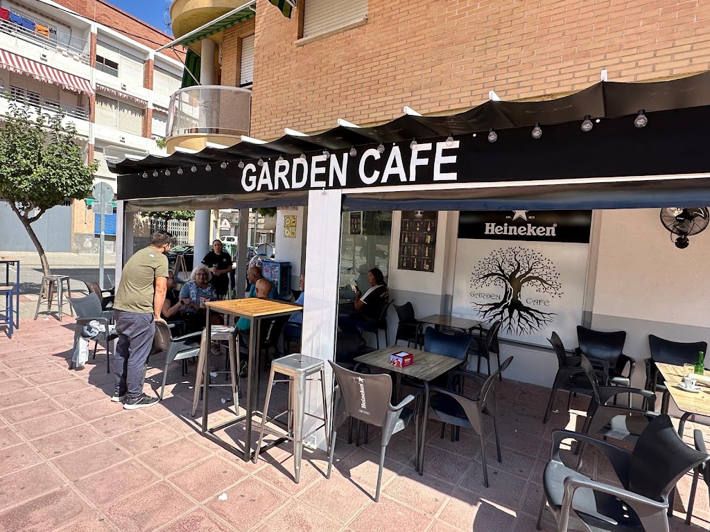 GARDEN CAFE MULA — Ambiente