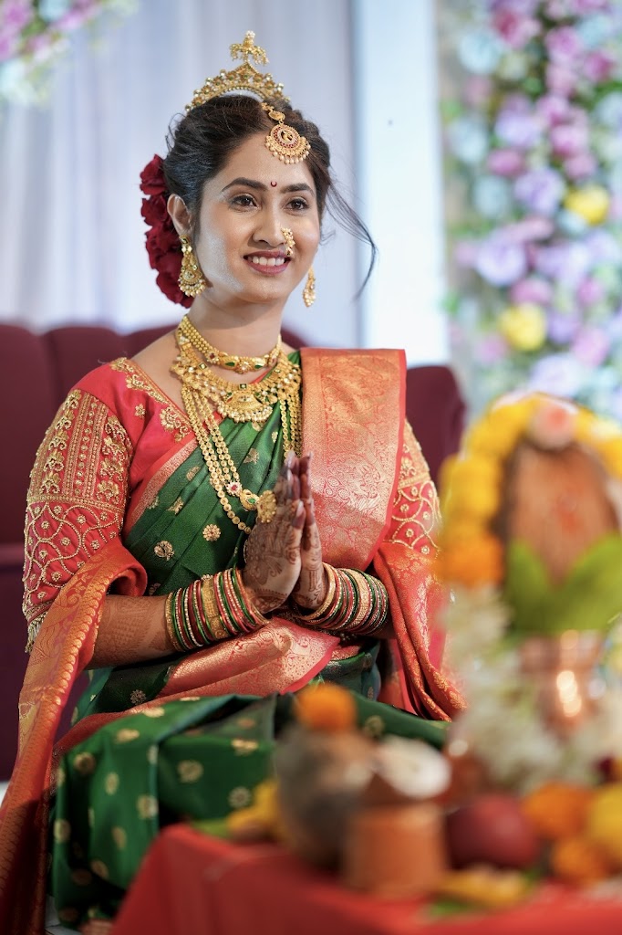 Sayali Makeovers And Nailartist