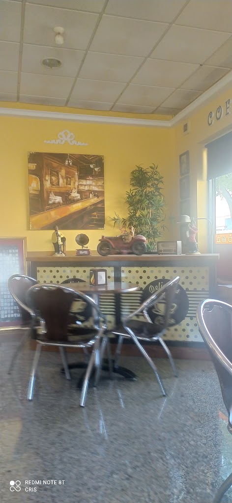 Cafeteria Leon Y castillo — Ambiente