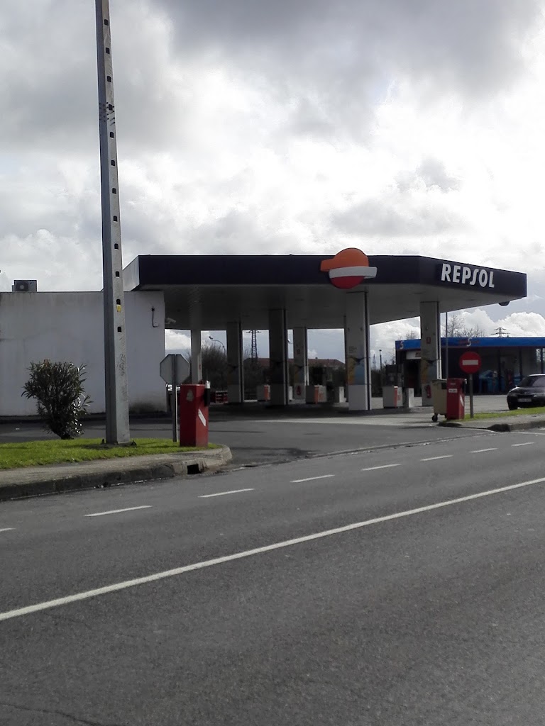 Estacion de Servicio Repsol — Surtidor de combustible