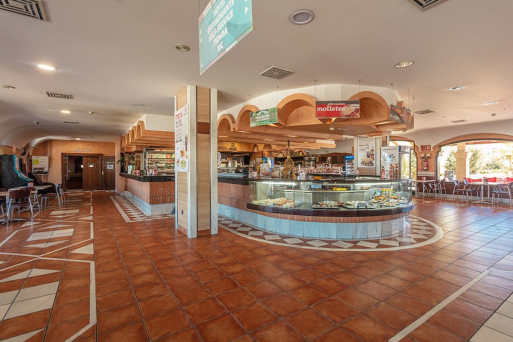 Area de servicio Abades Guadix — Ambiente