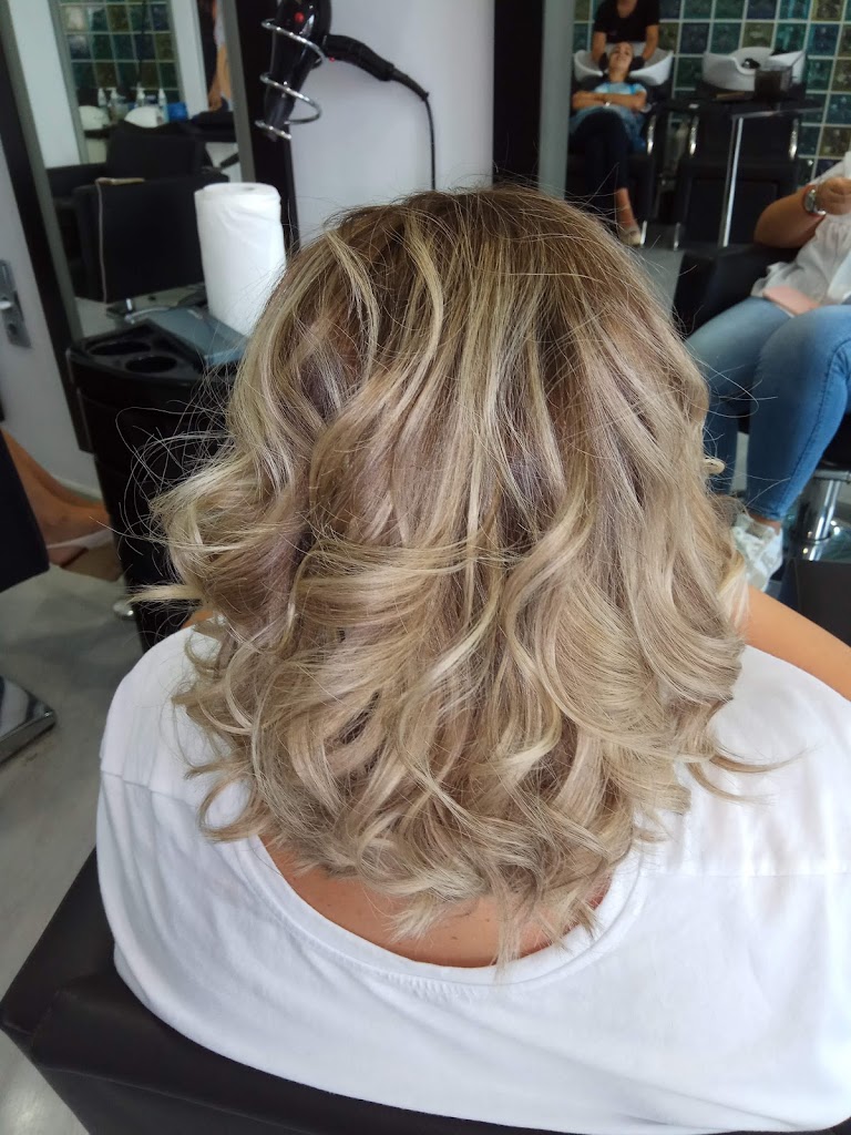 OTHER LOOK PELUQUERIA Y ESTETICA — Peinado