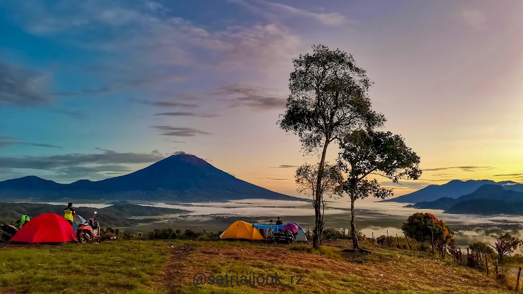Panorama Bukit Tirai Embun Danau Tinggi