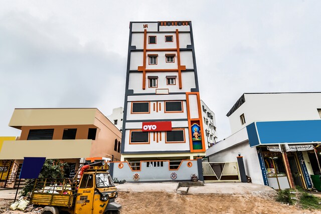 Oyo Pramukh Heights