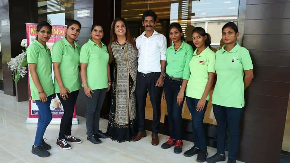 Age Lock Beauty Saloon And Academy