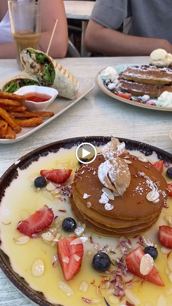 Gelacious: Restaurant Palmanova, Brunch, Cocktail Bar — Videos