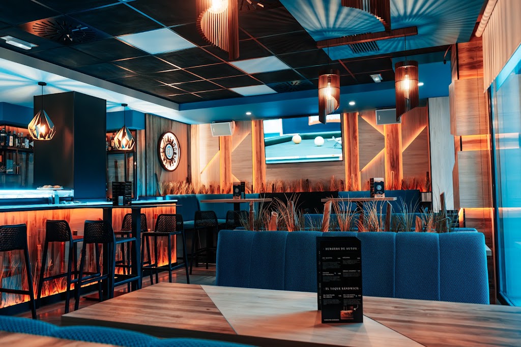 GastroBar El Pensador Center — Ambiente