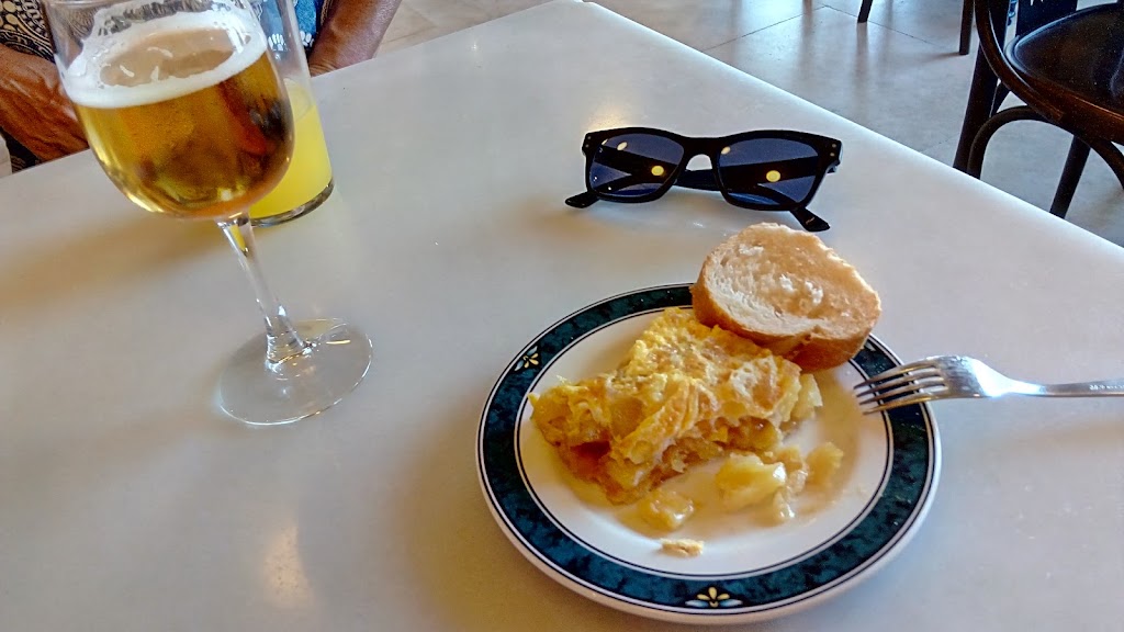 Bar La Navarra — Comida y bebida