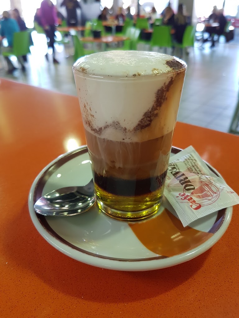 D'Zumos Juice Bar & Cafe — Comida y bebida
