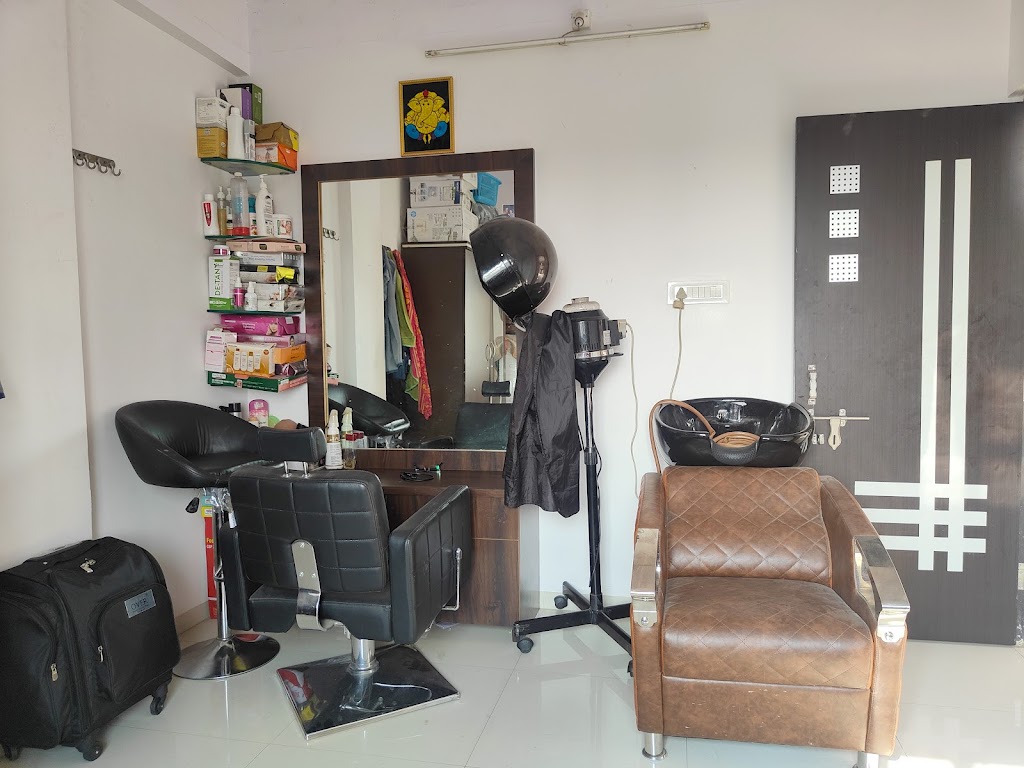 Mrunal Beauty Parlour