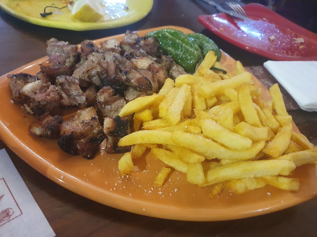 Cerveceria Gambrinus — Comida y bebida
