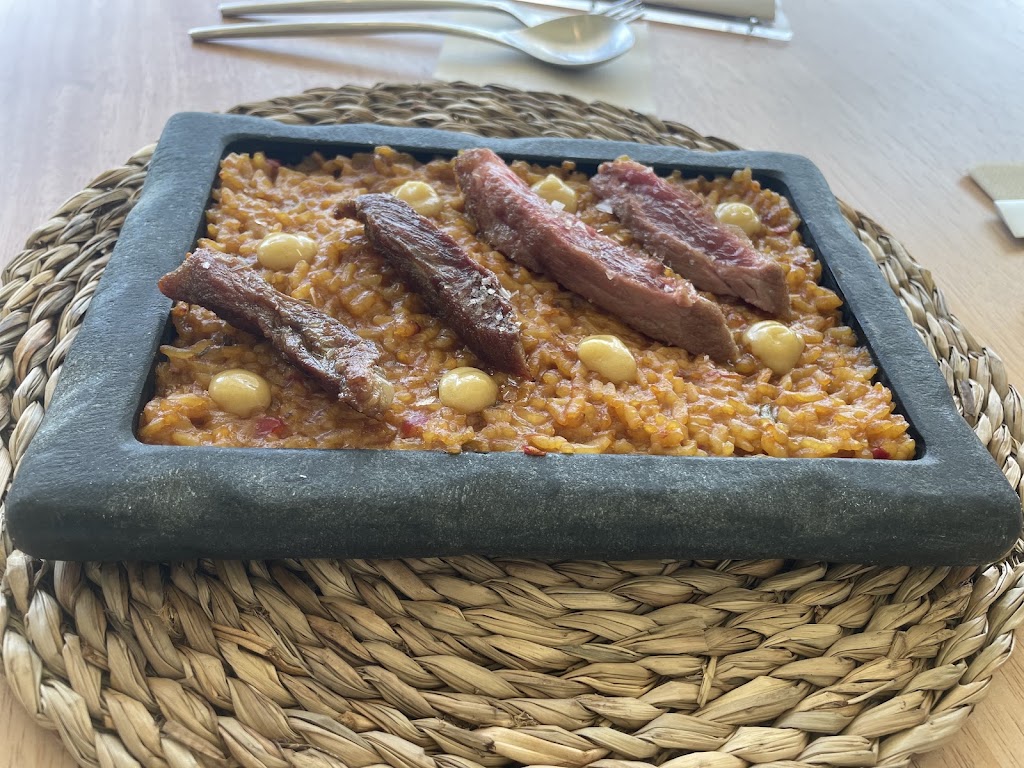Eterno restaurante — Comida y bebida