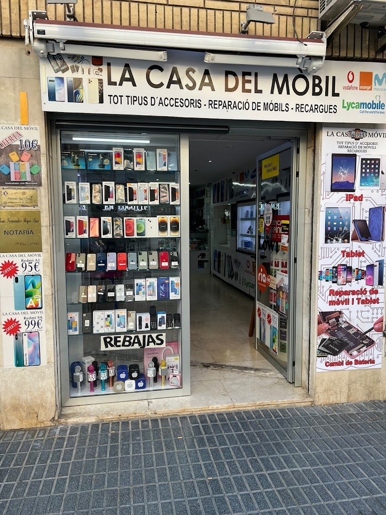 La Casa del Movil — Exterior