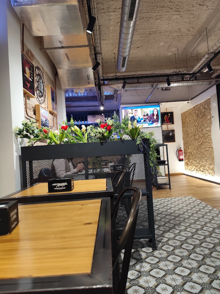 La Fabrica Del Pernil — Ambiente