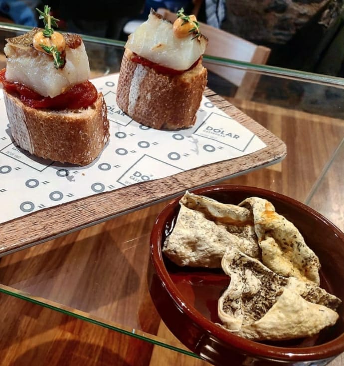 Dolar Gastrobar — Comida y bebida