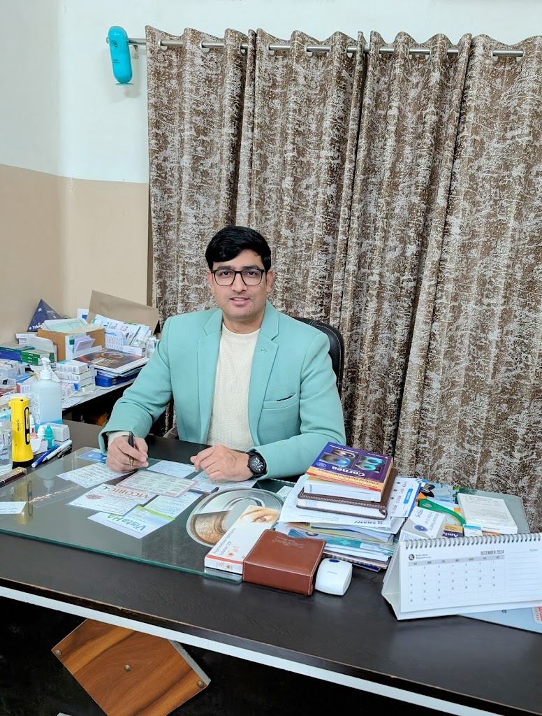 Dr Ravinder Rose Eye Specialist