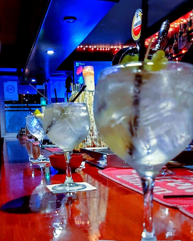 Cocteleria El Paso Cafe & Bar.. . — Martini