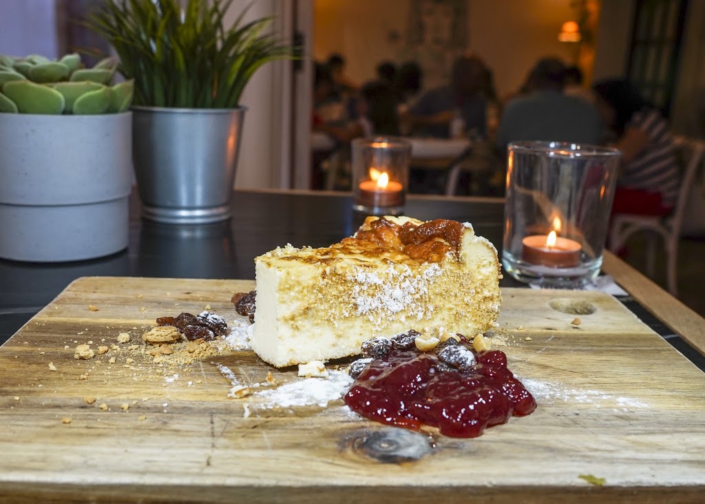 La Menuda - Cocina Rustica — Comida y bebida