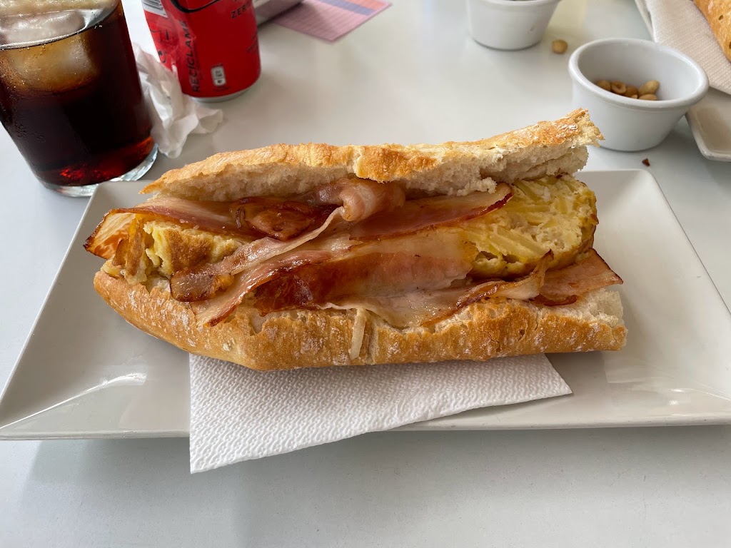 Bar-Restaurante La terraza del parque — Comida y bebida