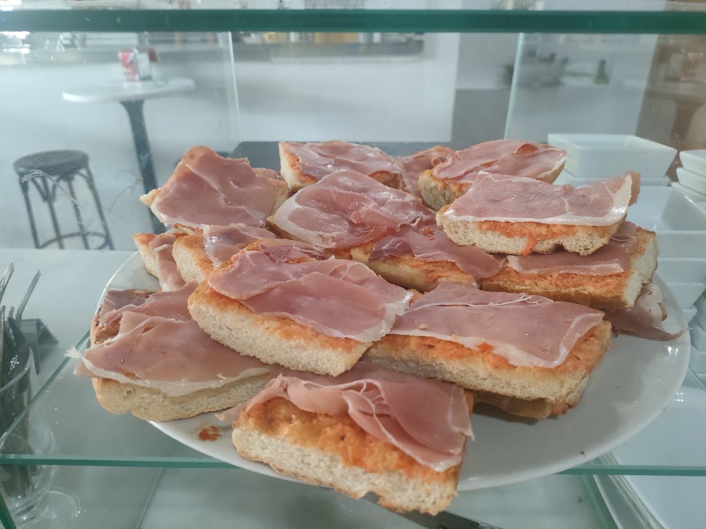 Cafe bar oasis — Del propietario