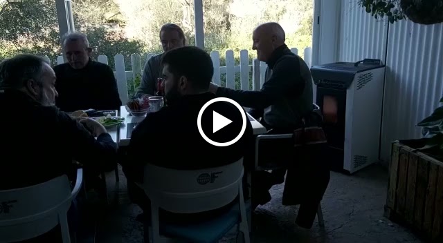 La Cafeteria — Videos