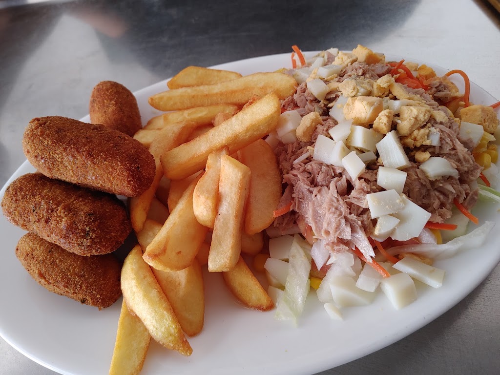 Barcafeteria 8-29 — Comida y bebida