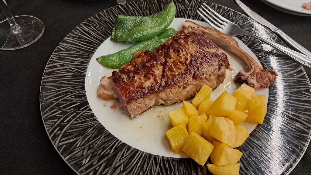 Meson Restaurante El Picaro — Comida y bebida