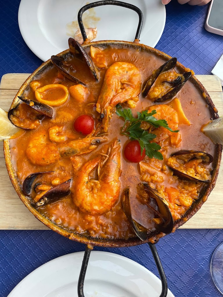 Restaurante La Enramada — Comida y bebida