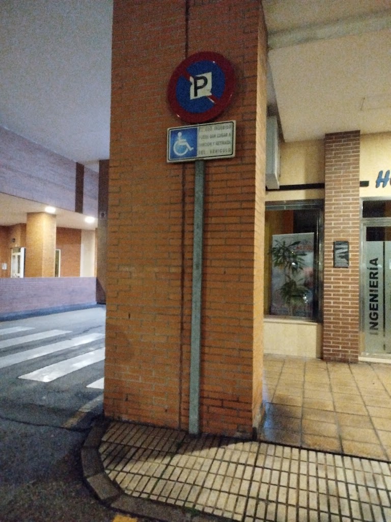 Aparcamiento reservado para personas discapacidad