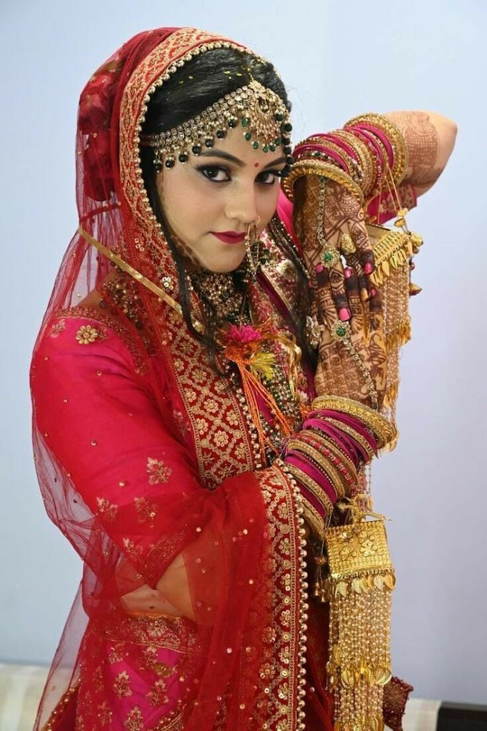 Dulhan Beauty Parlour