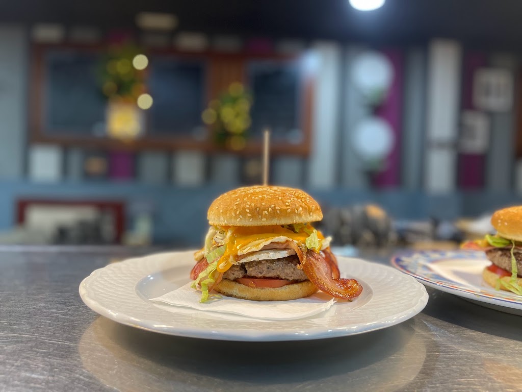 Bar Cerveceria Fifteen — Comida y bebida