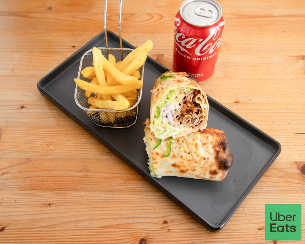 Doner Kebab Aguilas Kebab House — Comida y bebida