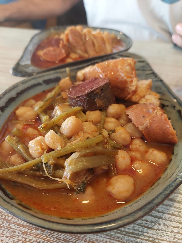 La Cerveceria Tarifa — Comida y bebida