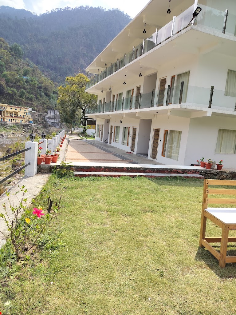 The Riverside Resort Near Kainchi Dham Temple