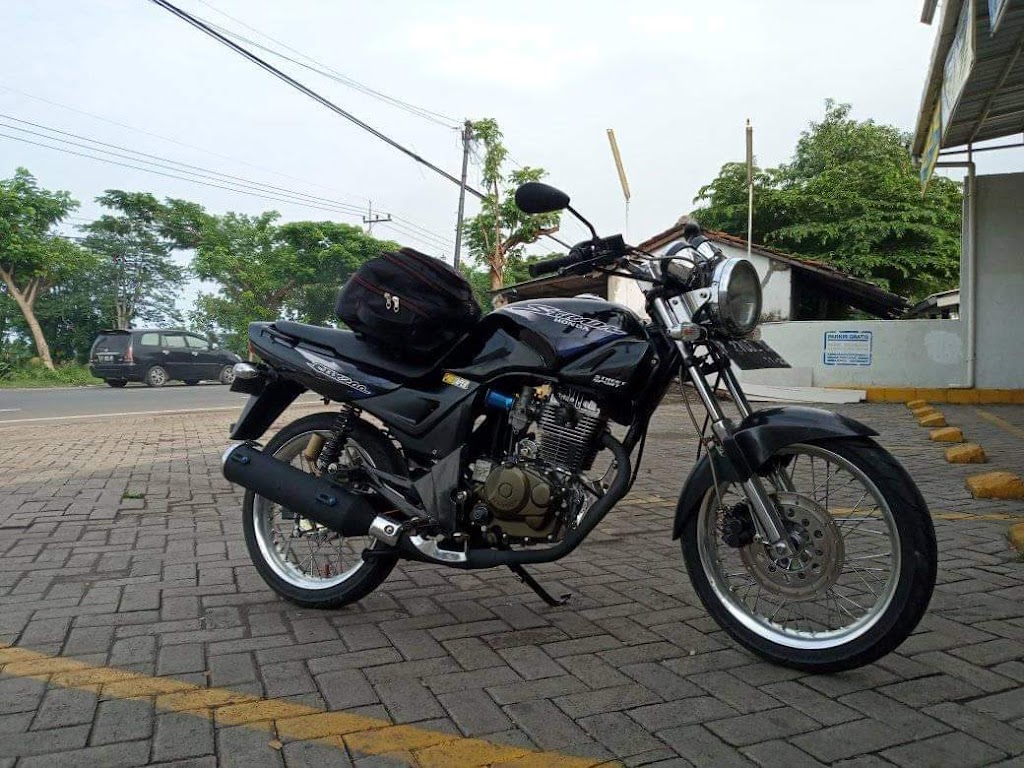 V3 motor bengkel mobil