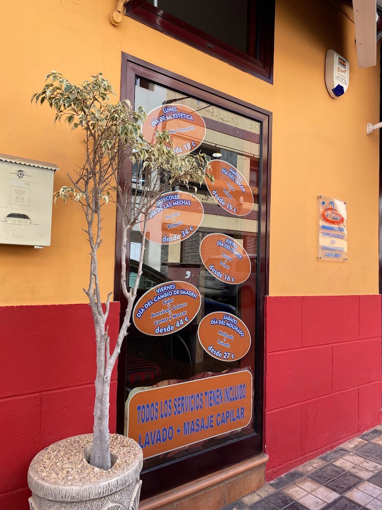 Victor Peluqueros — Exterior