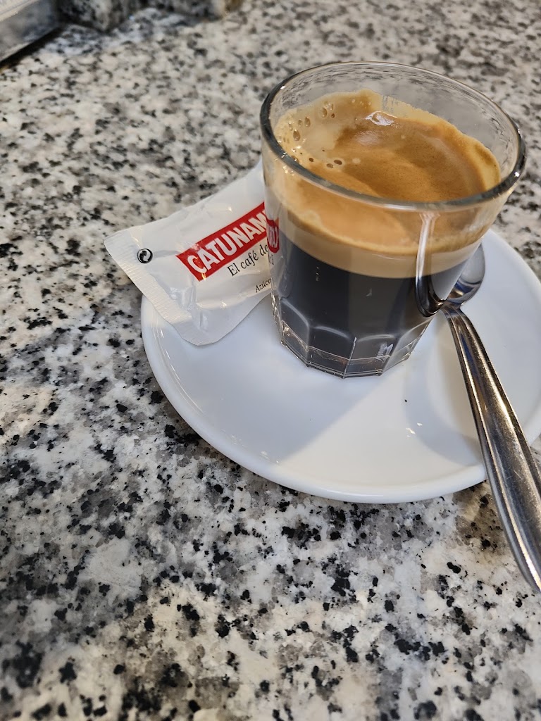 Bar Casa Luna — Comida y bebida